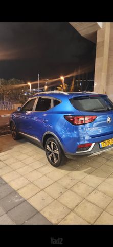 אם ג'י ZS