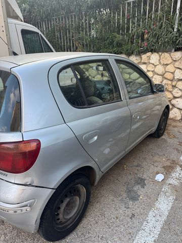 טויוטה יאריס