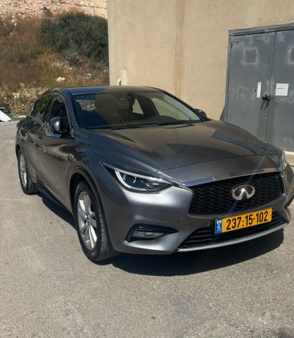 אינפיניטי Q30