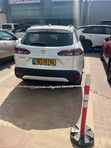 מודעת רכב טויוטה קורולה קרוס