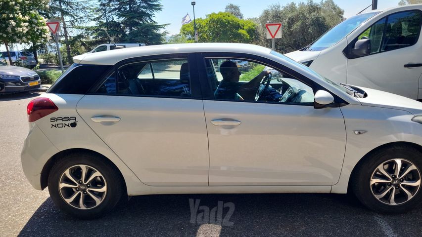 מודעת רכב יונדאי i20