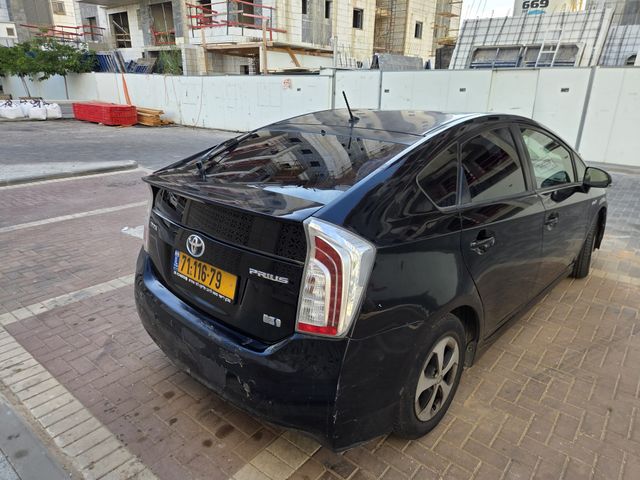 טויוטה פריוס