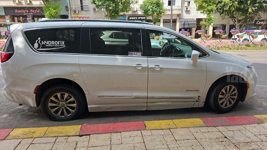 מודעת רכב קרייזלר פסיפיקה