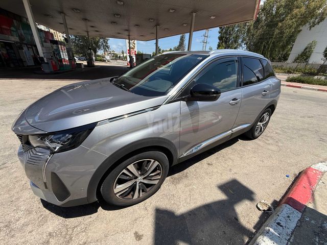 פיג'ו 3008