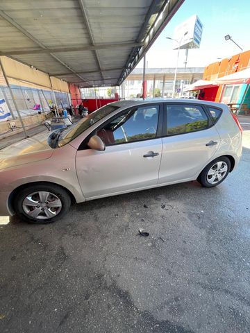 יונדאי i30