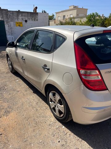 יונדאי i30