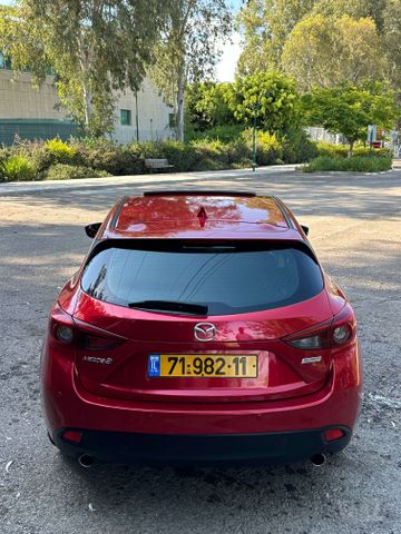 מאזדה 3