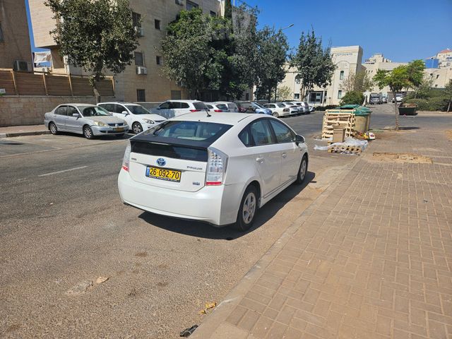 טויוטה פריוס