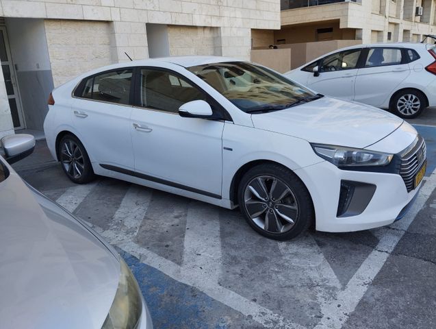 יונדאי איוניק