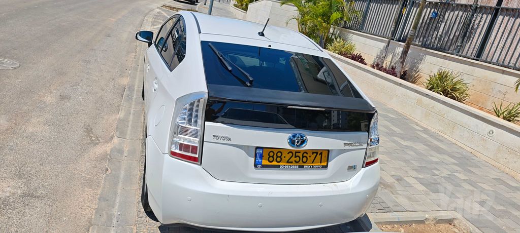 טויוטה פריוס