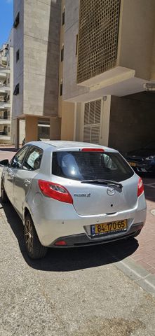 מודעת רכב מאזדה 2