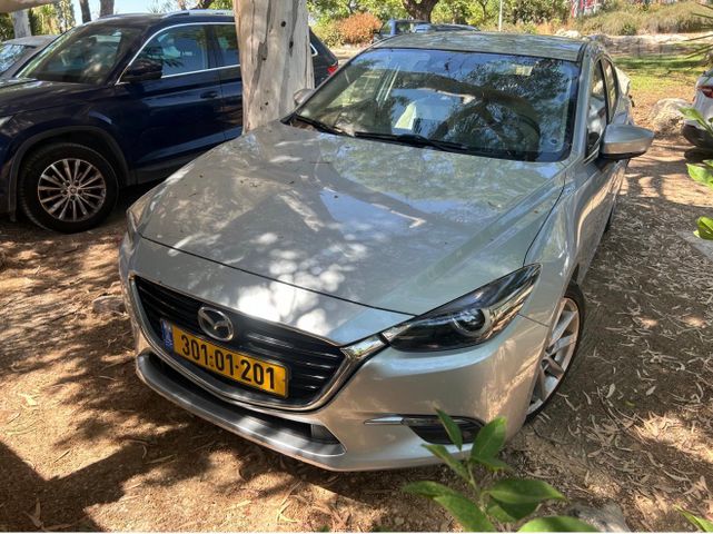 מודעת רכב מאזדה 3