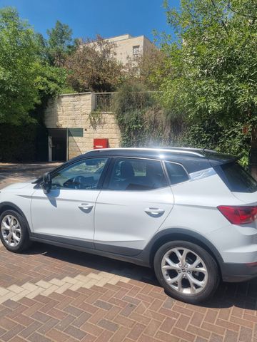 סיאט ארונה