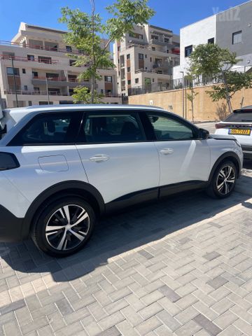 פיג'ו 5008
