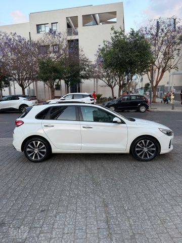 יונדאי i30