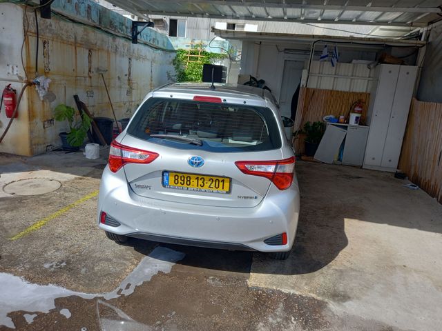טויוטה יאריס
