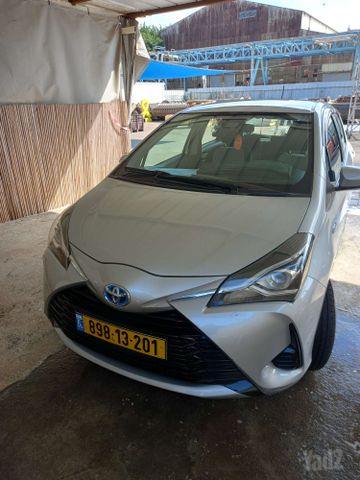 טויוטה יאריס