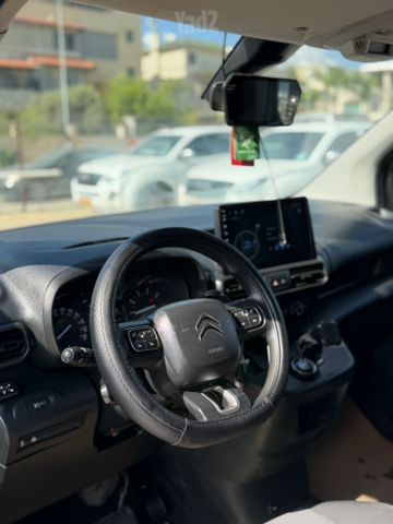 מודעת רכב טויוטה היילקס 2