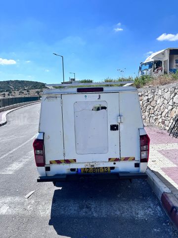 איסוזו די-מקס