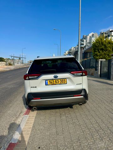 טויוטה RAV4