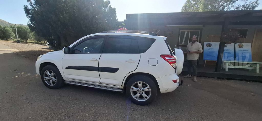 מודעת רכב טויוטה RAV4