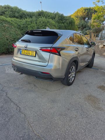 לקסוס NX