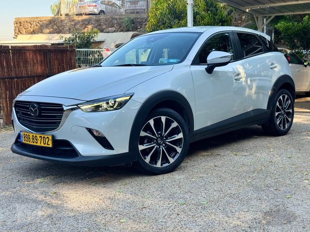 מודעת רכב מאזדה CX-3