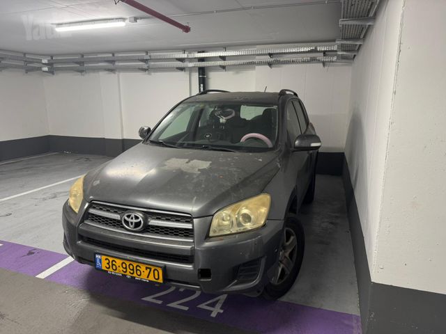 טויוטה RAV4