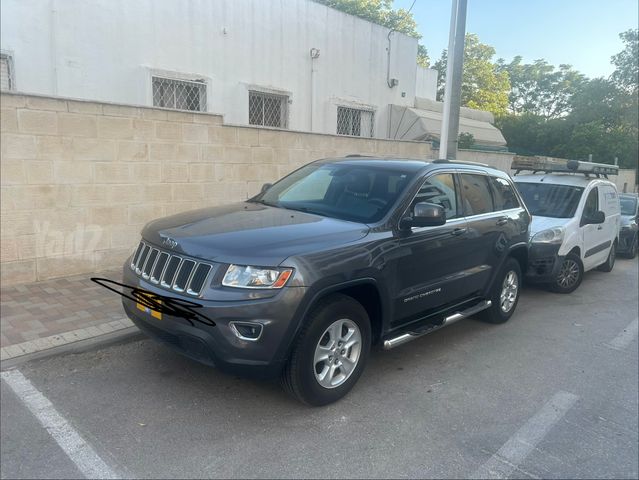 מודעת רכב ג'יפ גרנד צ'ירוקי