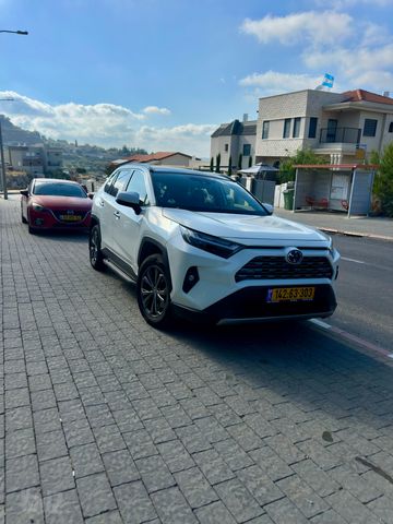 מודעת רכב טויוטה RAV4