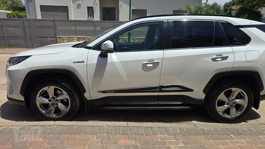 טויוטה RAV4