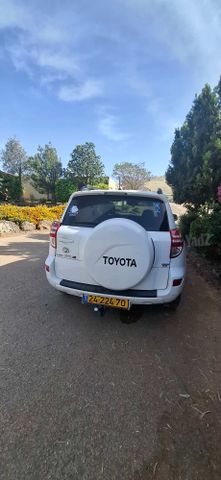 טויוטה RAV4