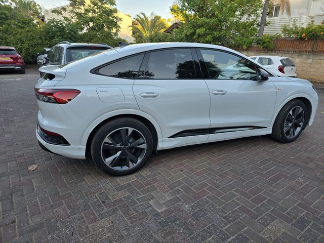 אאודי Q4 e-tron