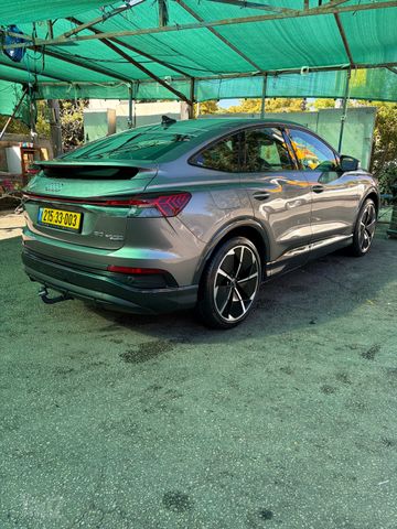 מודעת רכב אאודי Q4 e-tron