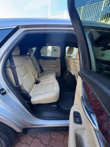 קאדילק XT5