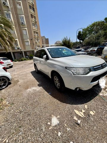 מיצובישי אאוטלנדר