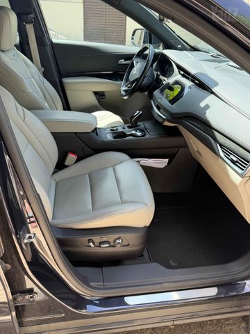 קאדילק XT4