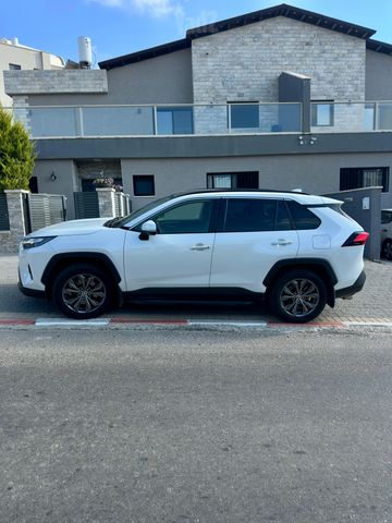 טויוטה RAV4