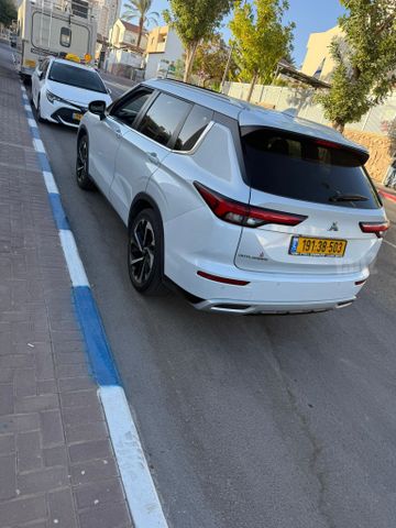 מיצובישי אאוטלנדר