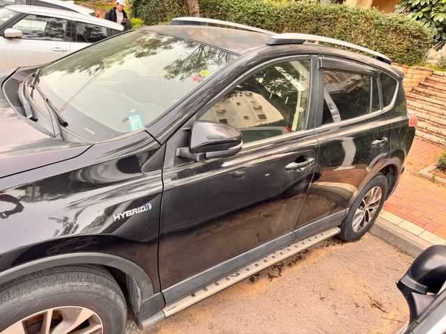 טויוטה RAV4