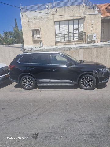 מיצובישי אאוטלנדר