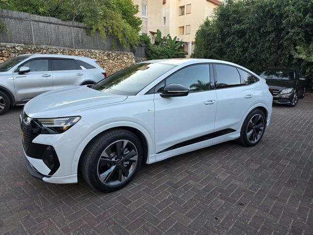 אאודי Q4 e-tron