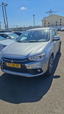 מודעת רכב מיצובישי ASX