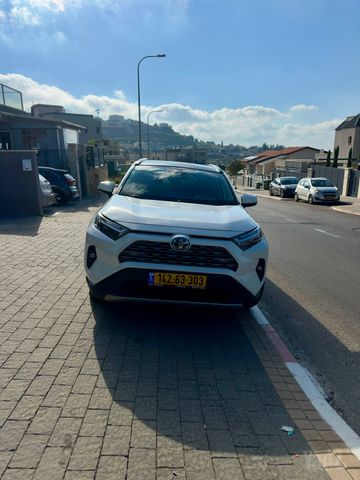טויוטה RAV4