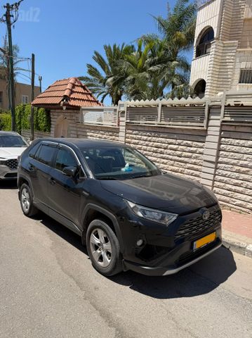 מודעת רכב טויוטה RAV4