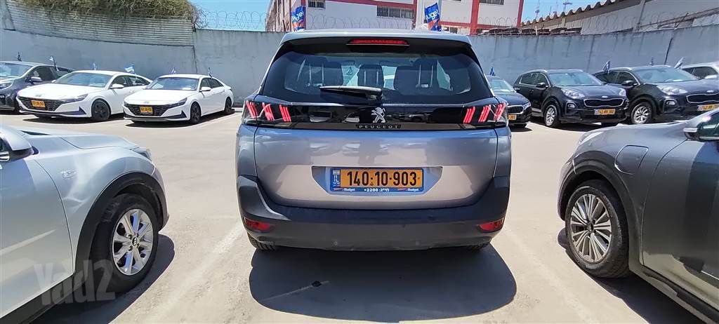 פיג'ו 5008