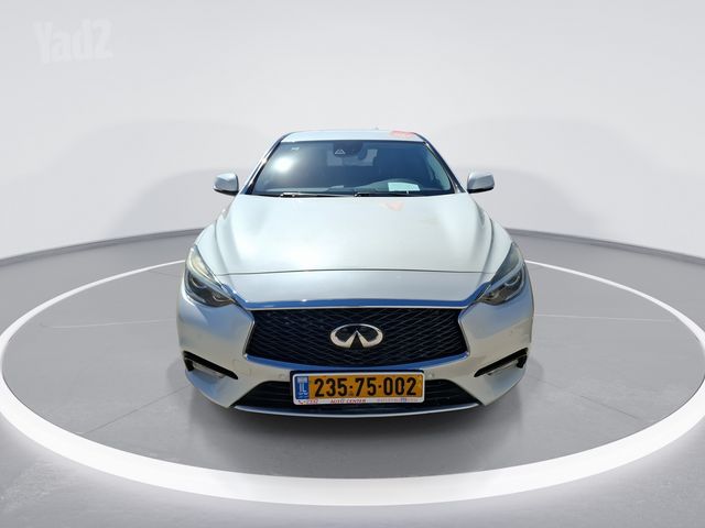 אינפיניטי Q30