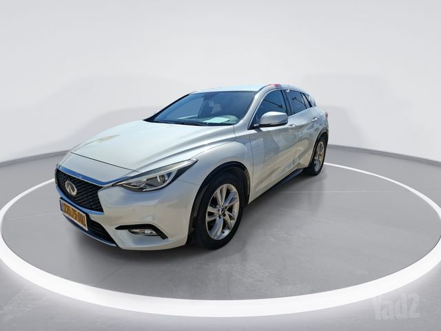 אינפיניטי Q30