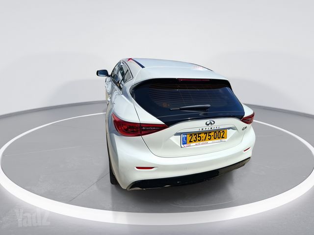 אינפיניטי Q30