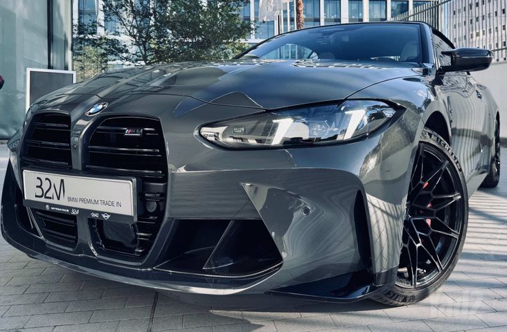 ב מ וו M4